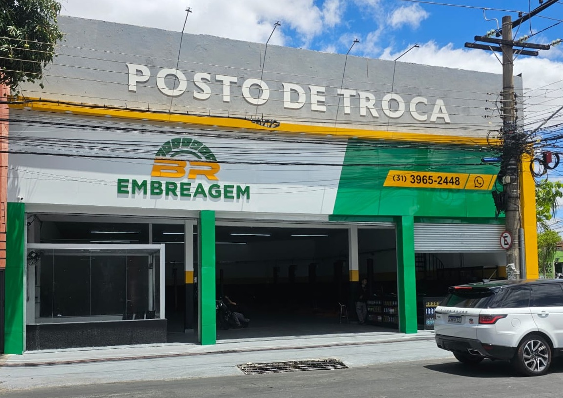 Fachada da BR Embreagem em verde, amarelo e branco