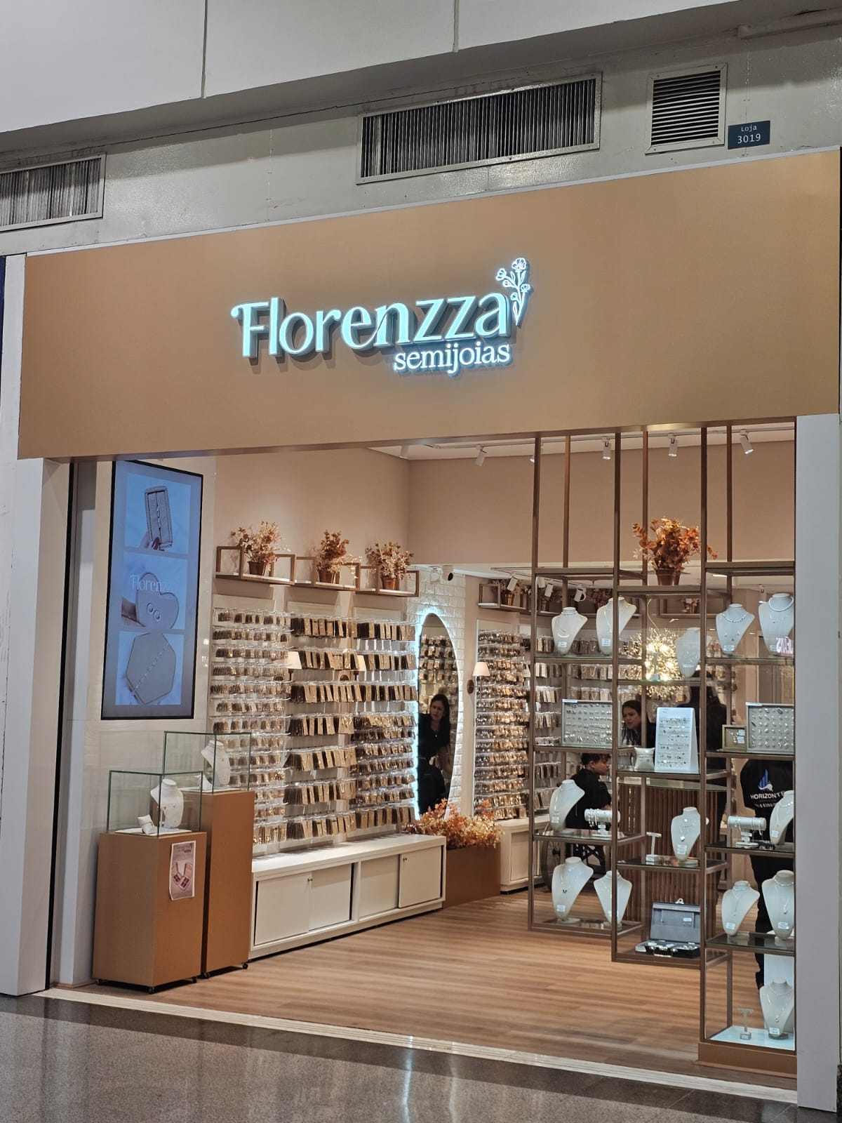 Fachada da loja Florenzza Semijoias